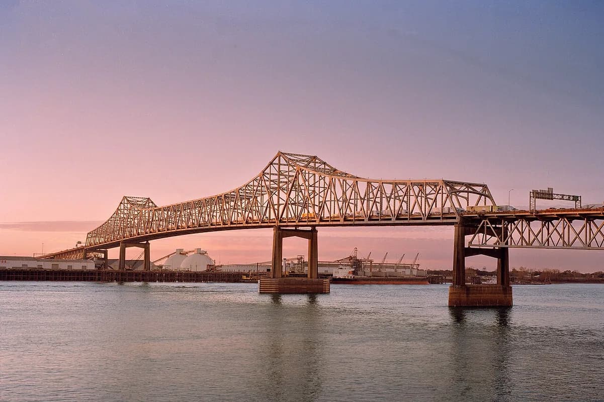 Horace Wilkinson Bridge over Mississippi at sunset in Baton Rouge, Louisiana