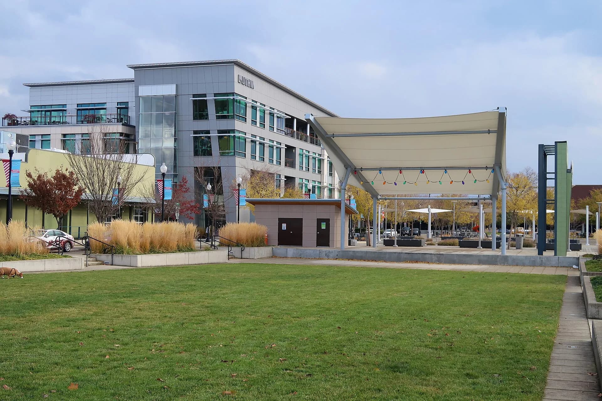 Downtown Medford Commons plaza and buildings in Medford, Oregon