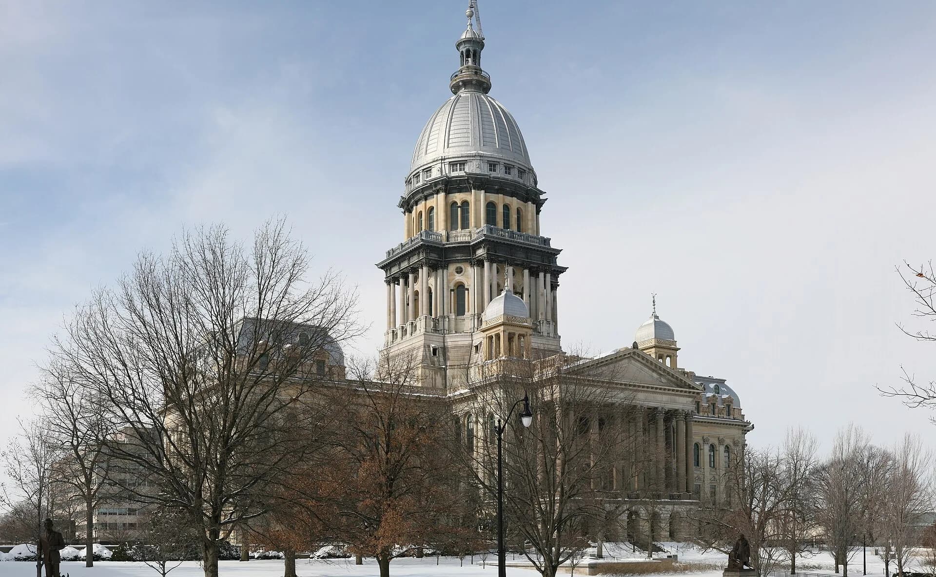 Wide view of the Illinois State Capitol dome in Springfield, Illinois